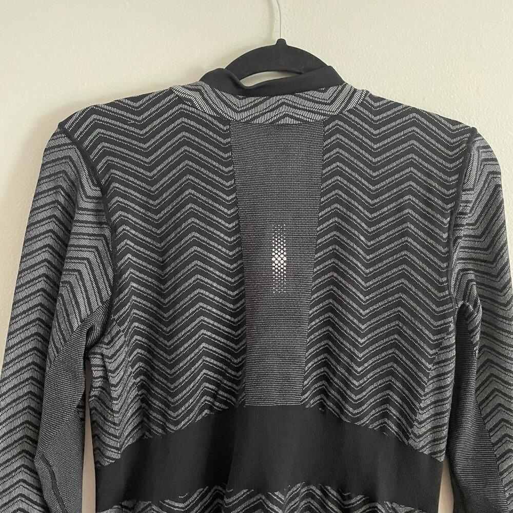 Athleta Sz L Chevron Outdoor Full Zip Lightweight Base Layer Andes Hybrid Jacket - Picture 10 of 10